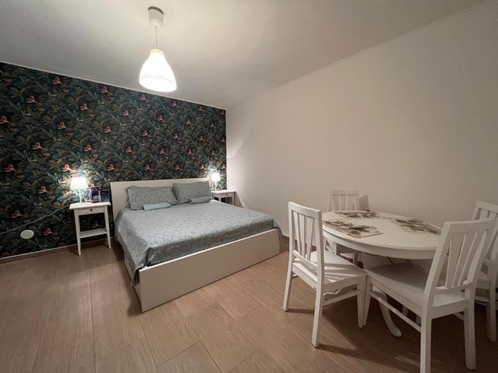 Blue Courtyard Not Valid Apartment Bari Exterior photo