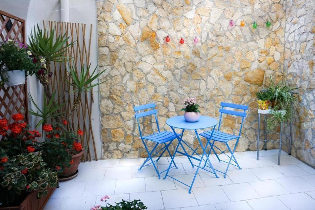 Blue Courtyard Not Valid Apartment Bari Exterior photo